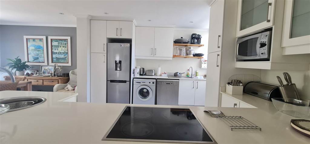 3 Bed Townhouse in Umhlanga Ridge photo number 8