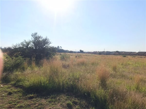 8.5 ha Land available in Chantelle