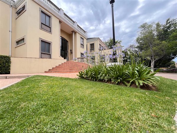 273  m² Commercial space in Bryanston