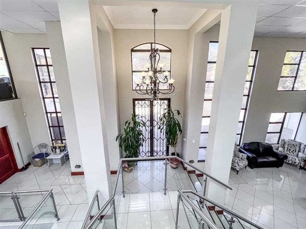 600  m² Office Space