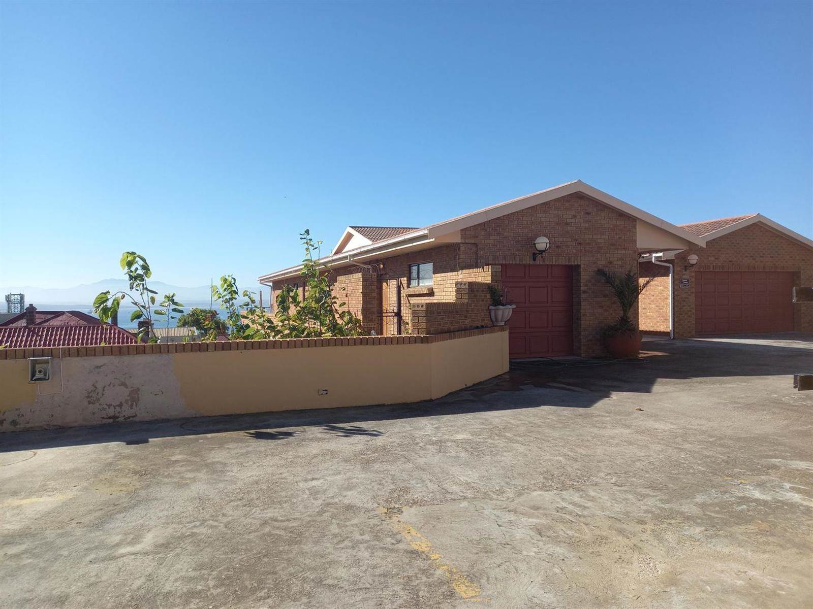 3 Bed House in Mossel Bay Central photo number 8