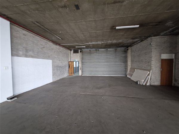 1 260  m² Industrial space