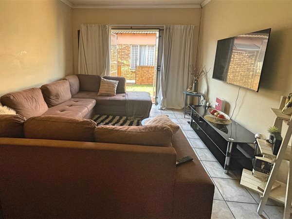 2 Bed Townhouse in Vaalpark