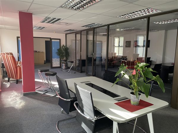 222  m² Office Space