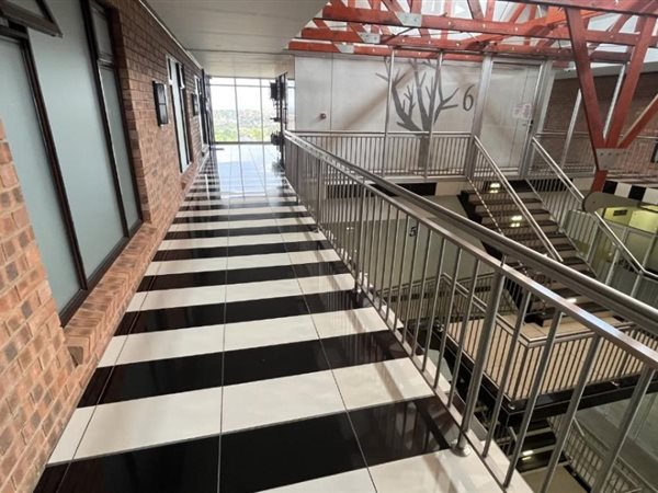 2 Bed Penthouse in Witbank Central
