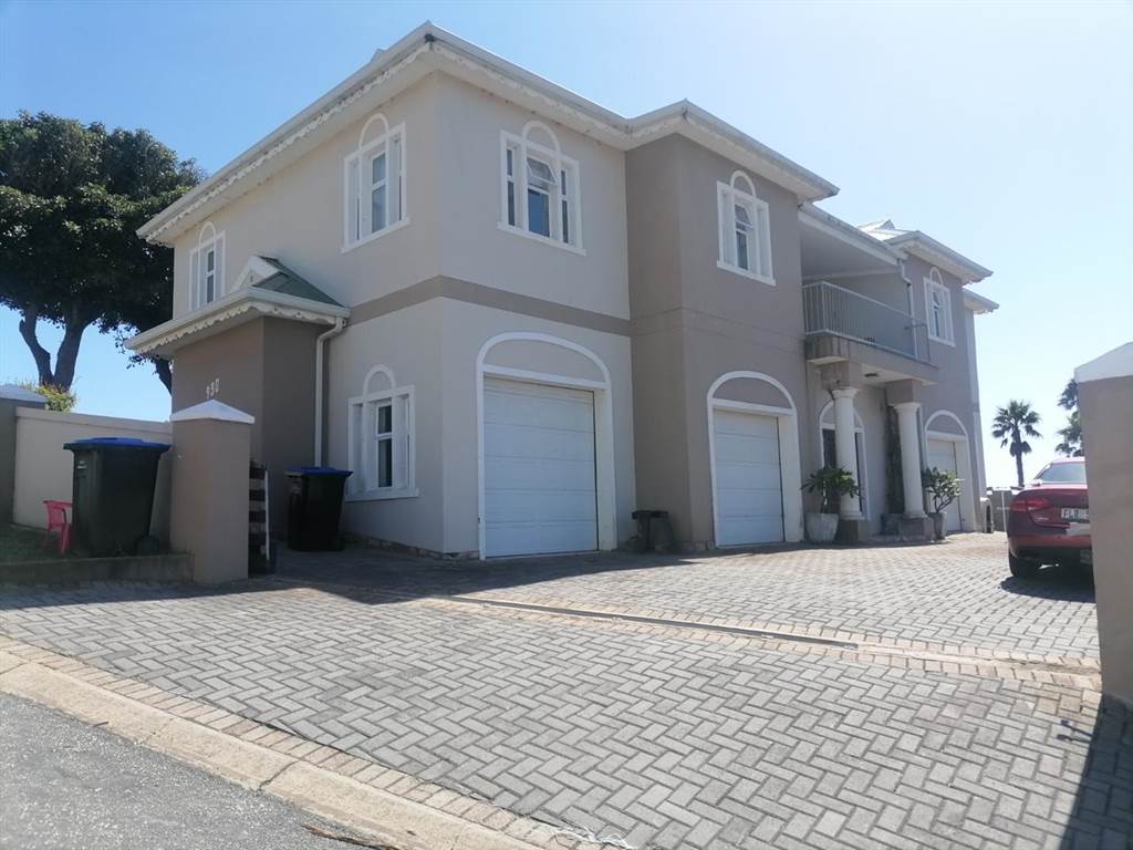 4 Bed House in Marina Martinique photo number 1