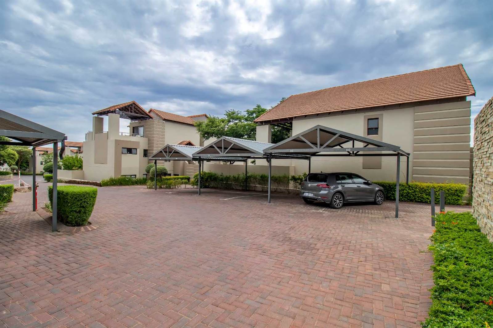 2 Bed Townhouse in Fourways photo number 30