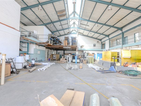 2 060  m² Industrial space