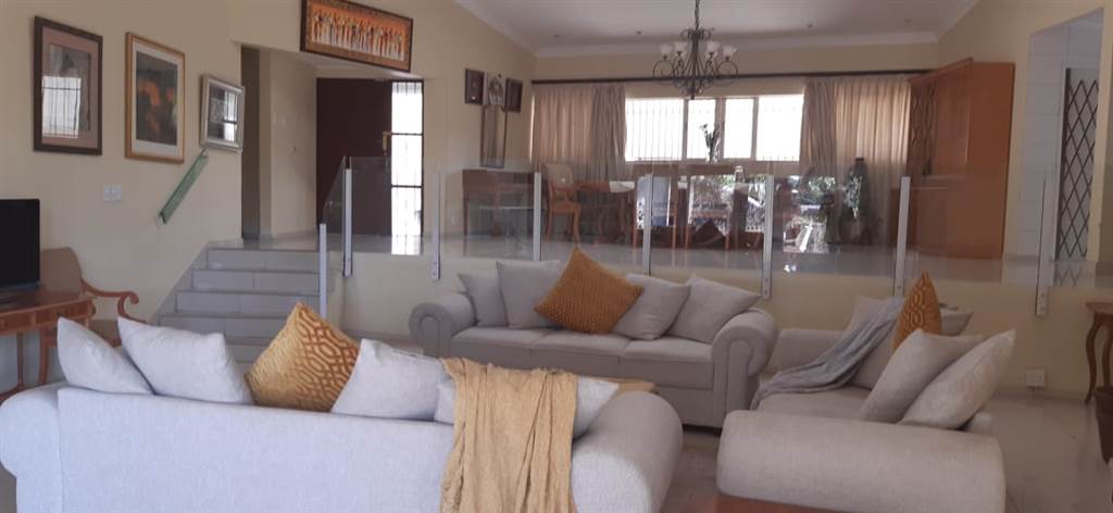 4 Bed House in Waterkloof Ridge photo number 1