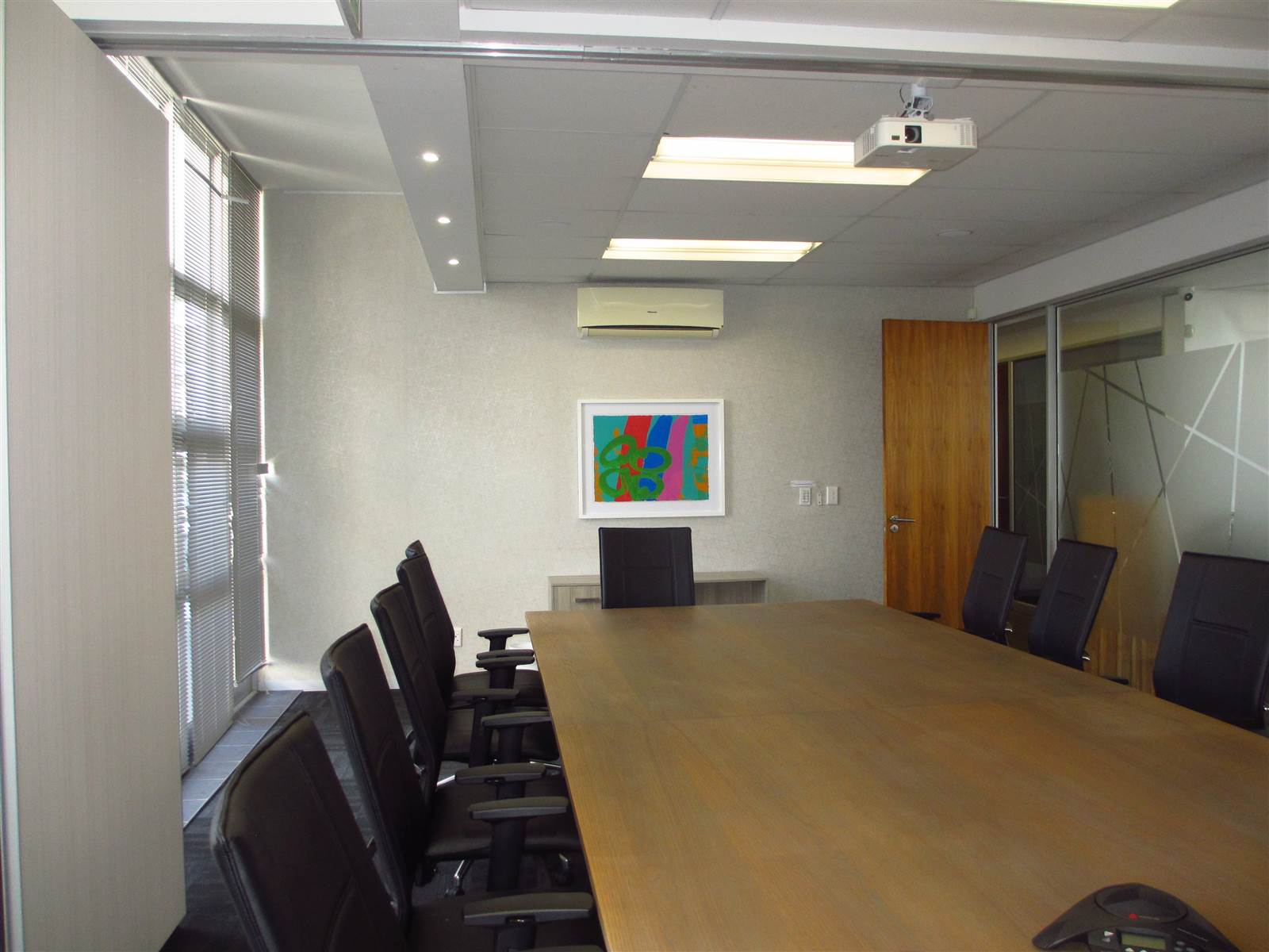 998  m² Commercial space in Fourways Gardens photo number 17