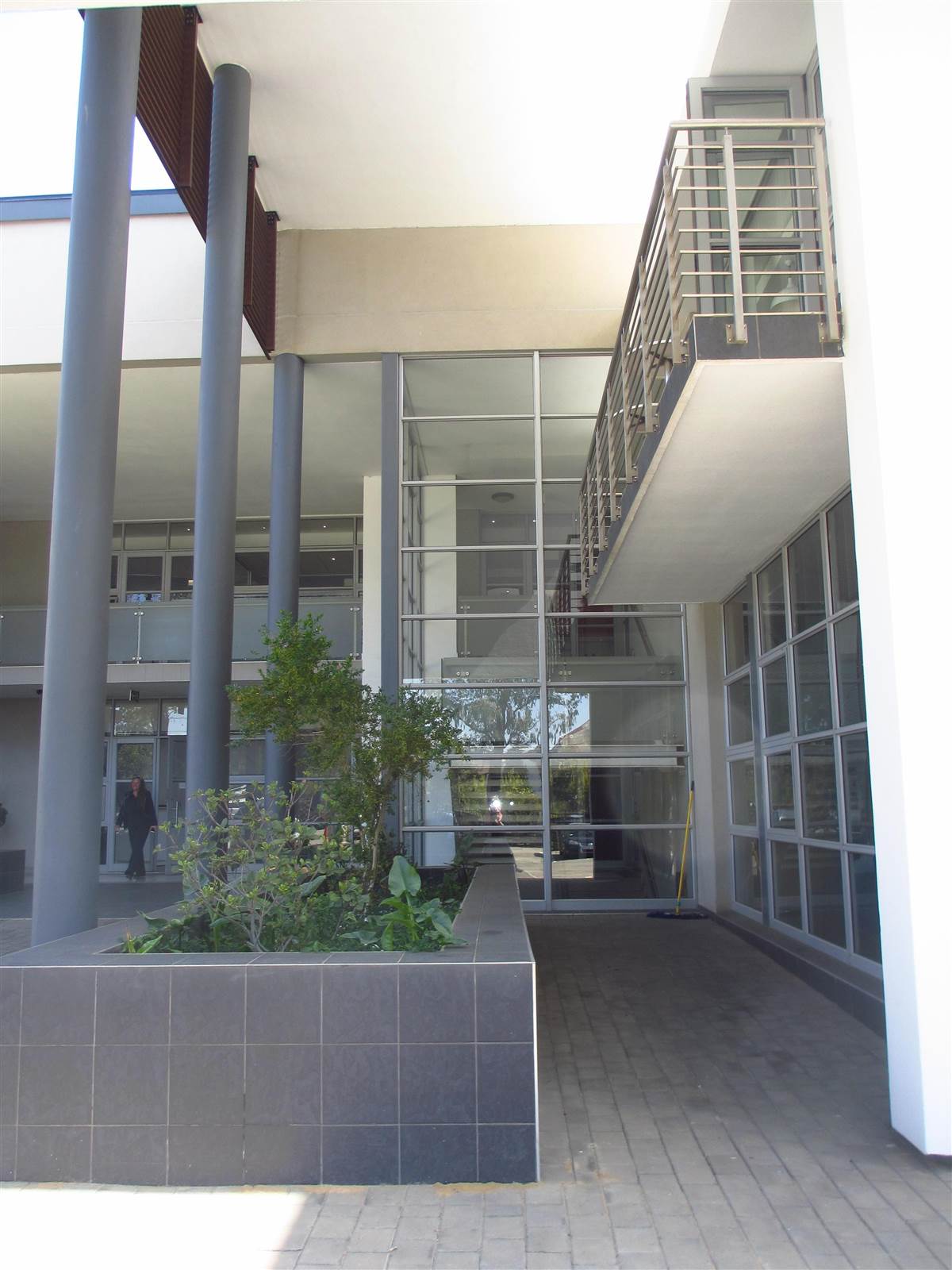 998  m² Commercial space in Fourways Gardens photo number 5