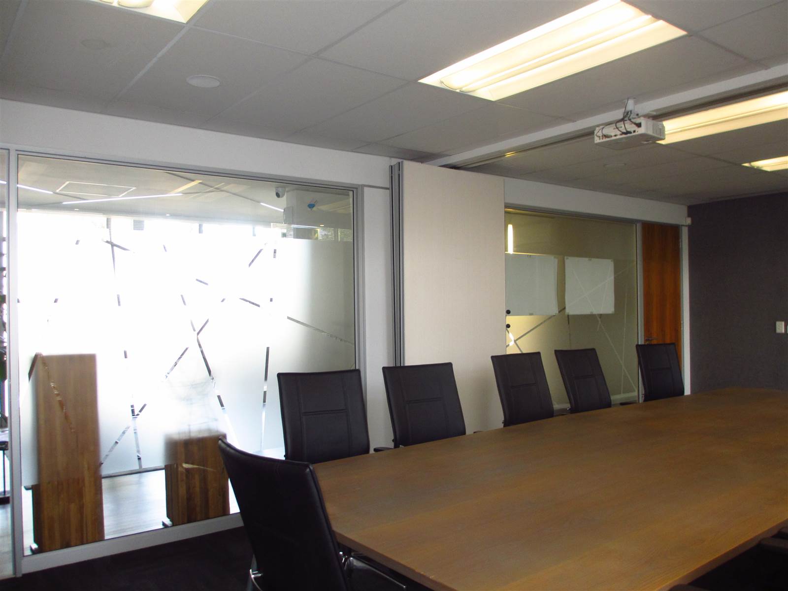 998  m² Commercial space in Fourways Gardens photo number 15