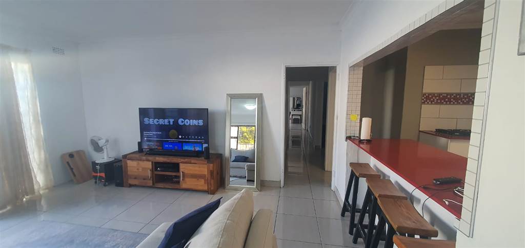 4 Bed House in Milnerton photo number 10