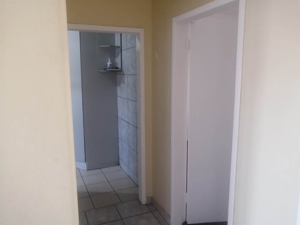 3 Bed Apartment in Benoni Central photo number 9