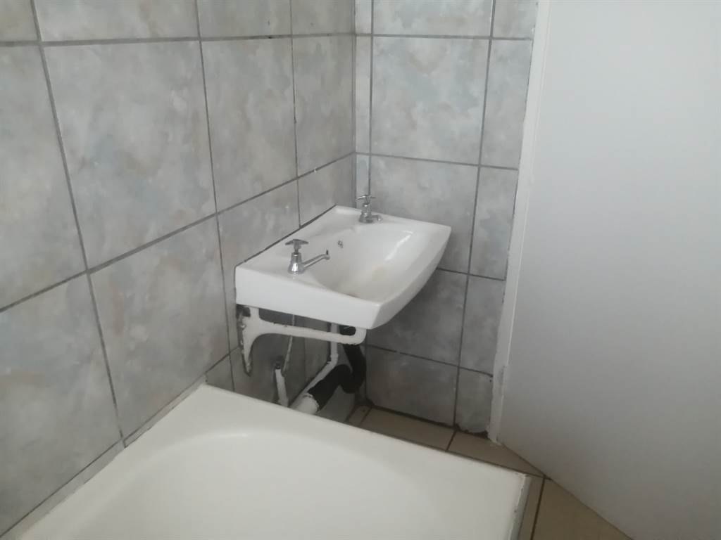 3 Bed Apartment in Benoni Central photo number 15