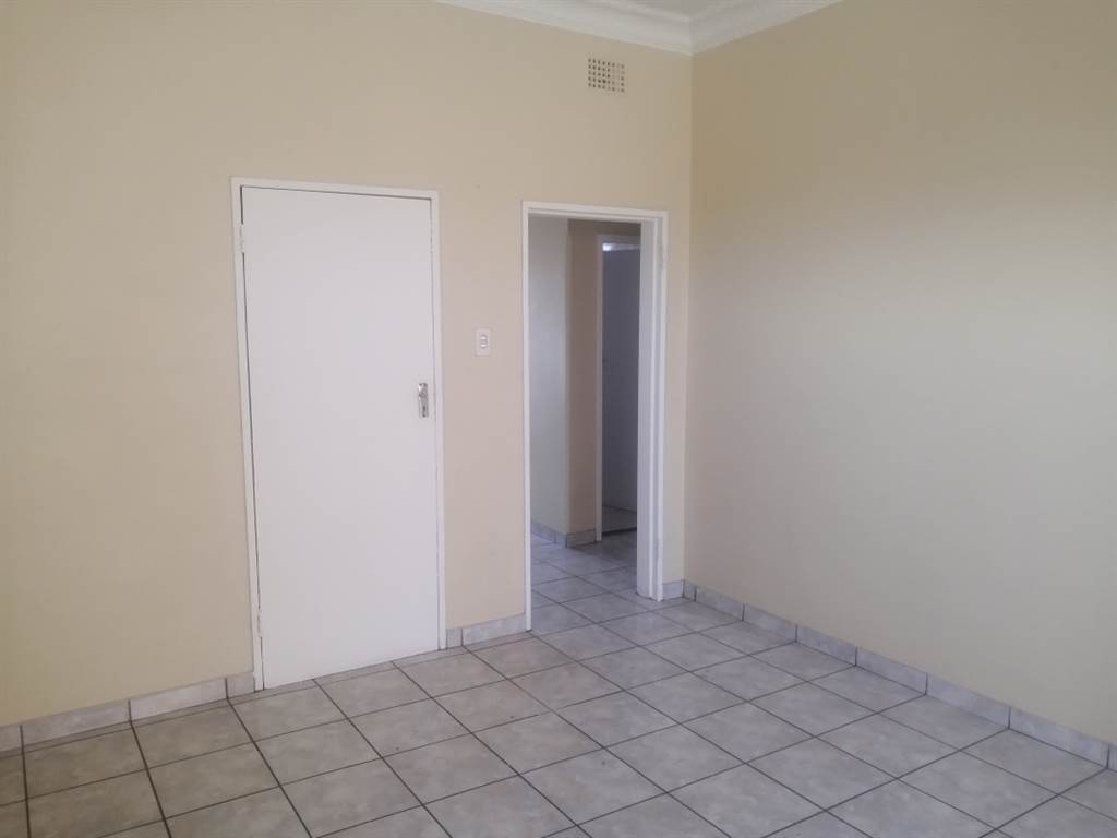 3 Bed Apartment in Benoni Central photo number 8