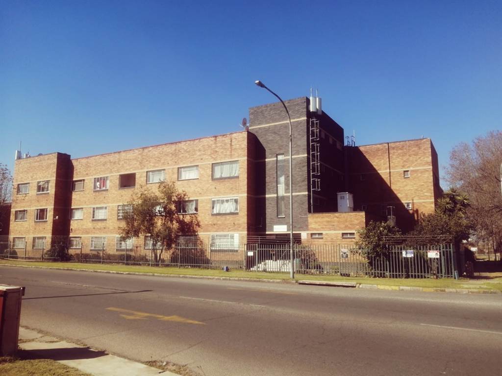 3 Bed Apartment in Benoni Central photo number 1