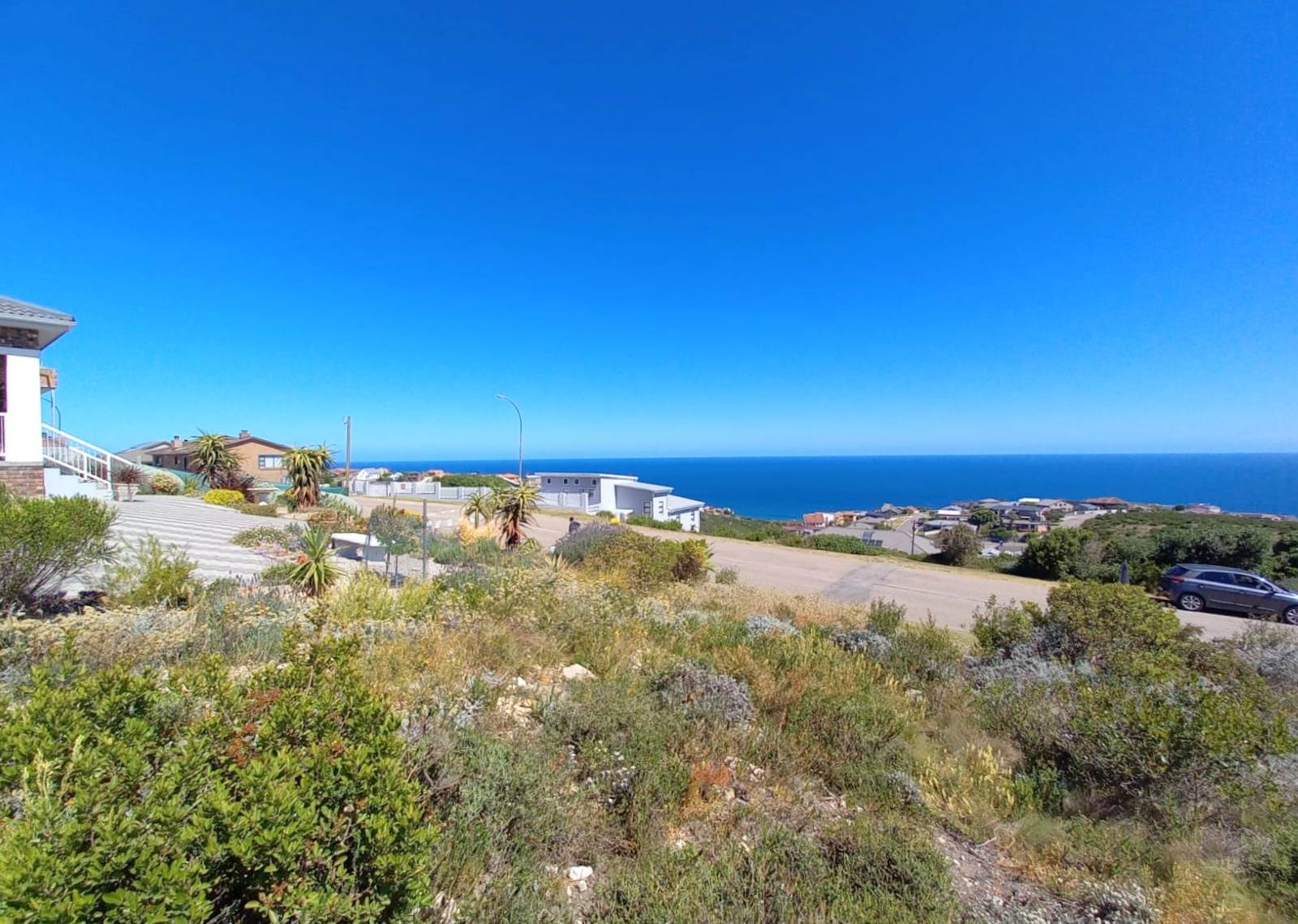 880 m² Land available in Dana Bay photo number 4