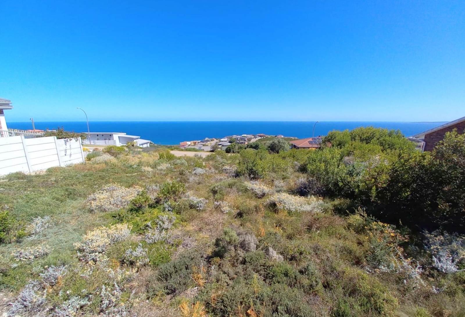 880 m² Land available in Dana Bay photo number 8