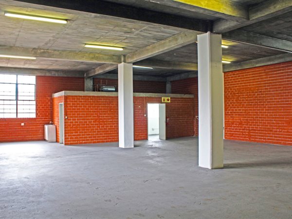 195  m² Industrial space