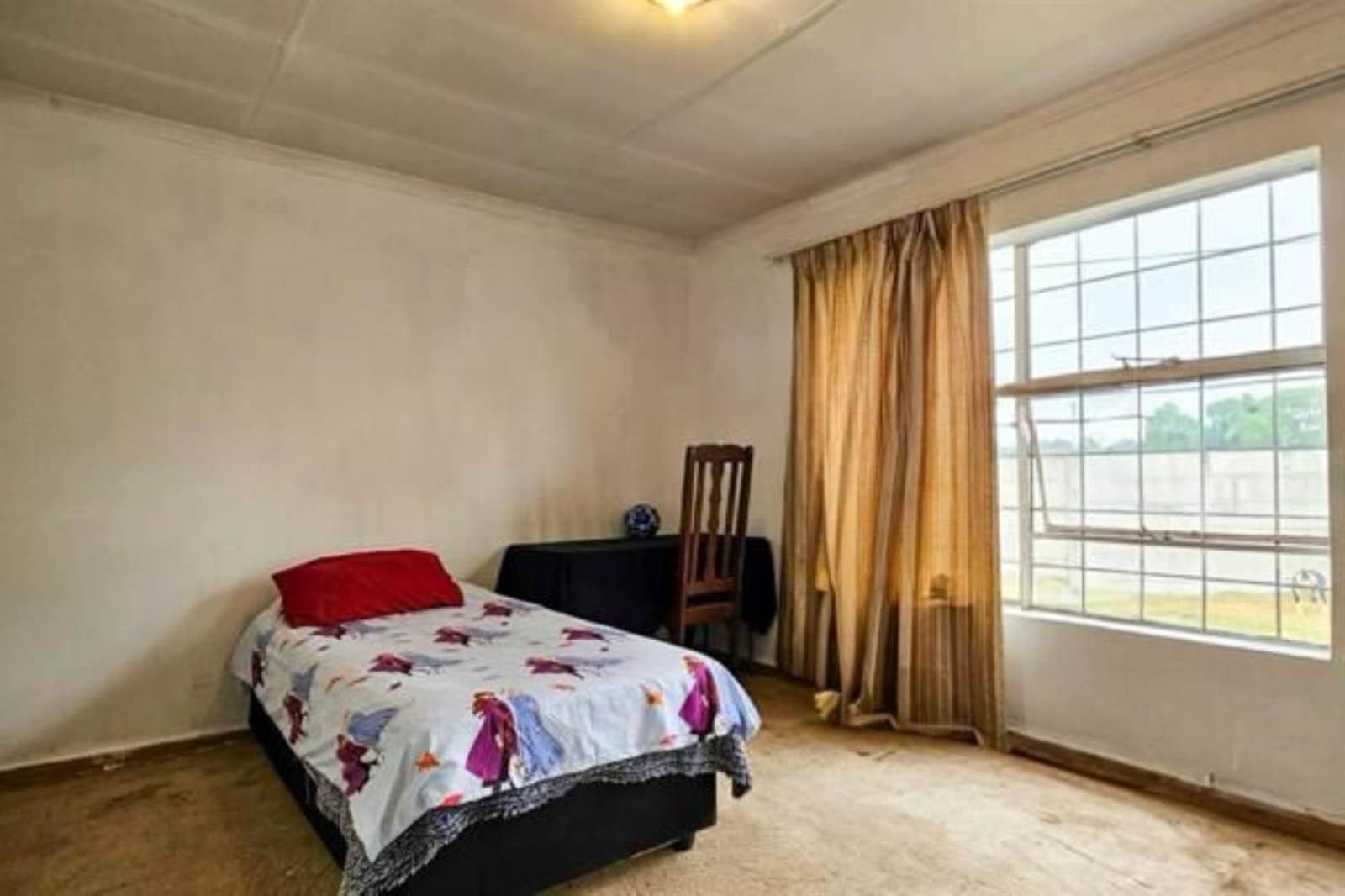 4 Bed House in Dalpark Ext 1 photo number 7