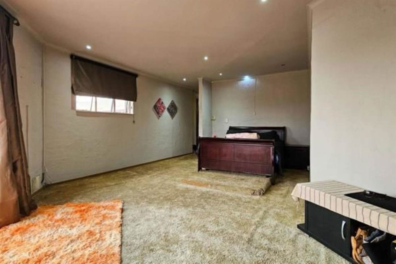 4 Bed House in Dalpark Ext 1 photo number 6
