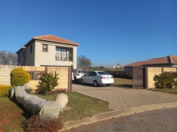 4 Bedroom House 4 Bedroom House