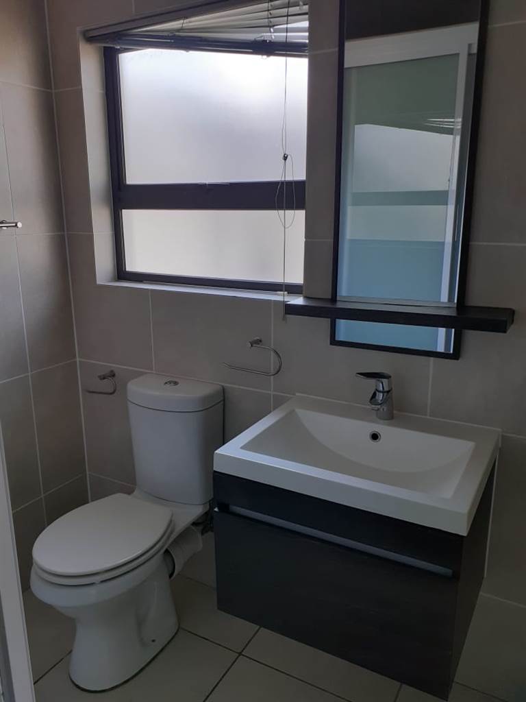 1 Bed Apartment in Modderfontein photo number 12