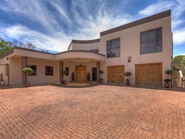 7 Bed House in Houghton Estate