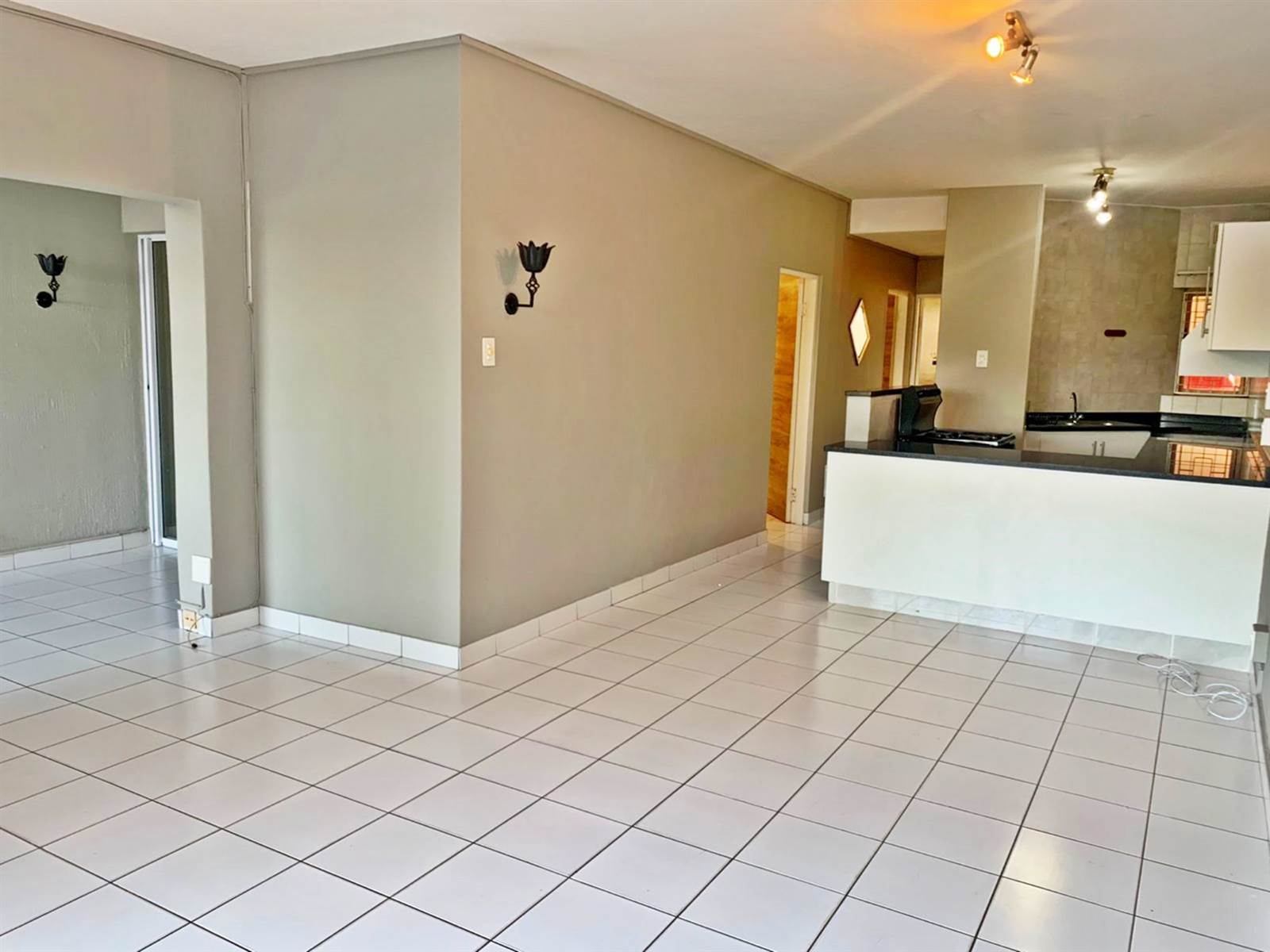 2 Bed Townhouse in Umdloti photo number 9