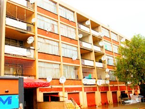3 Bed Apartment in Yeoville
