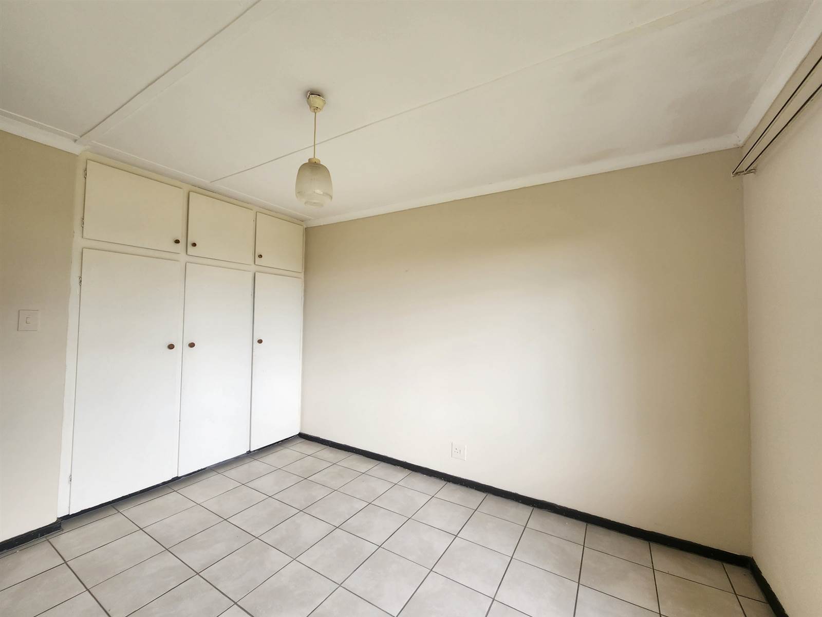 2 Bed Apartment in Louis Trichardt photo number 10