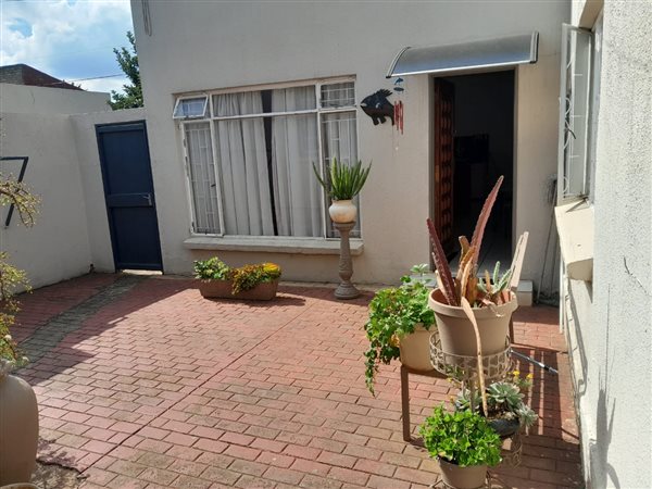 2 Bedroom Garden Cottage 2 Bedroom Garden Cottage