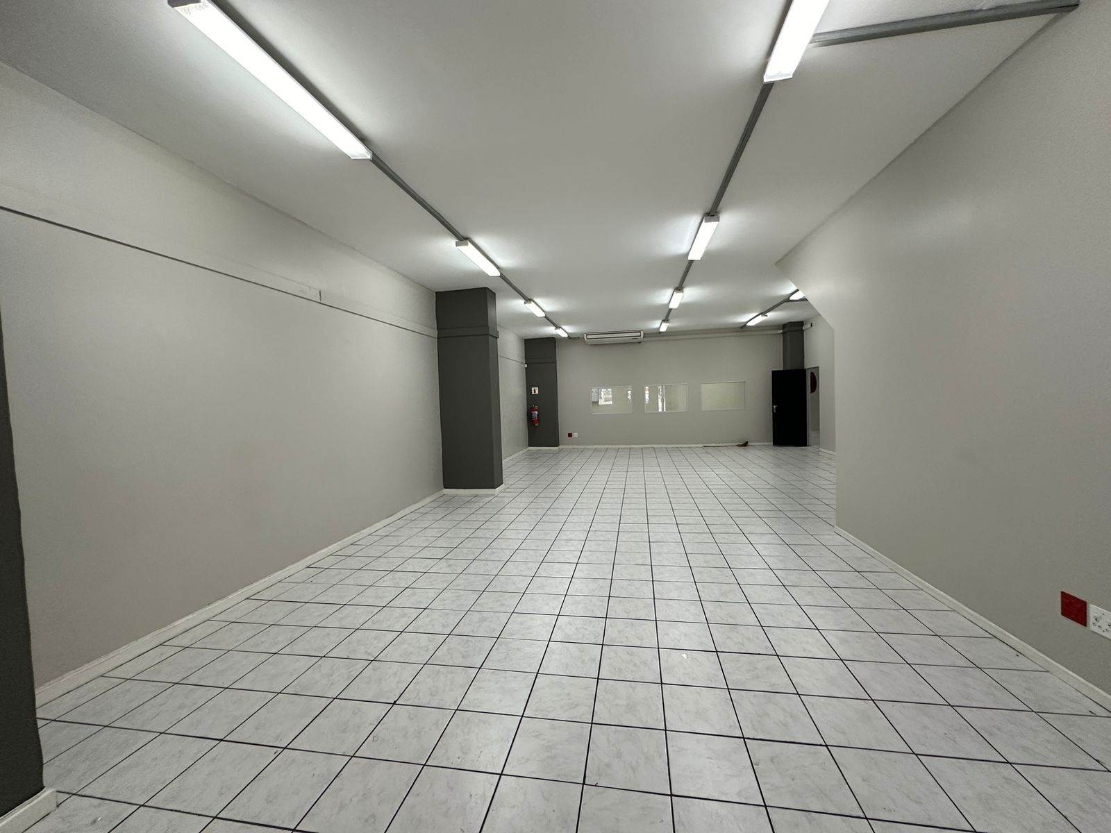 832  m² Commercial space in Alberton photo number 17