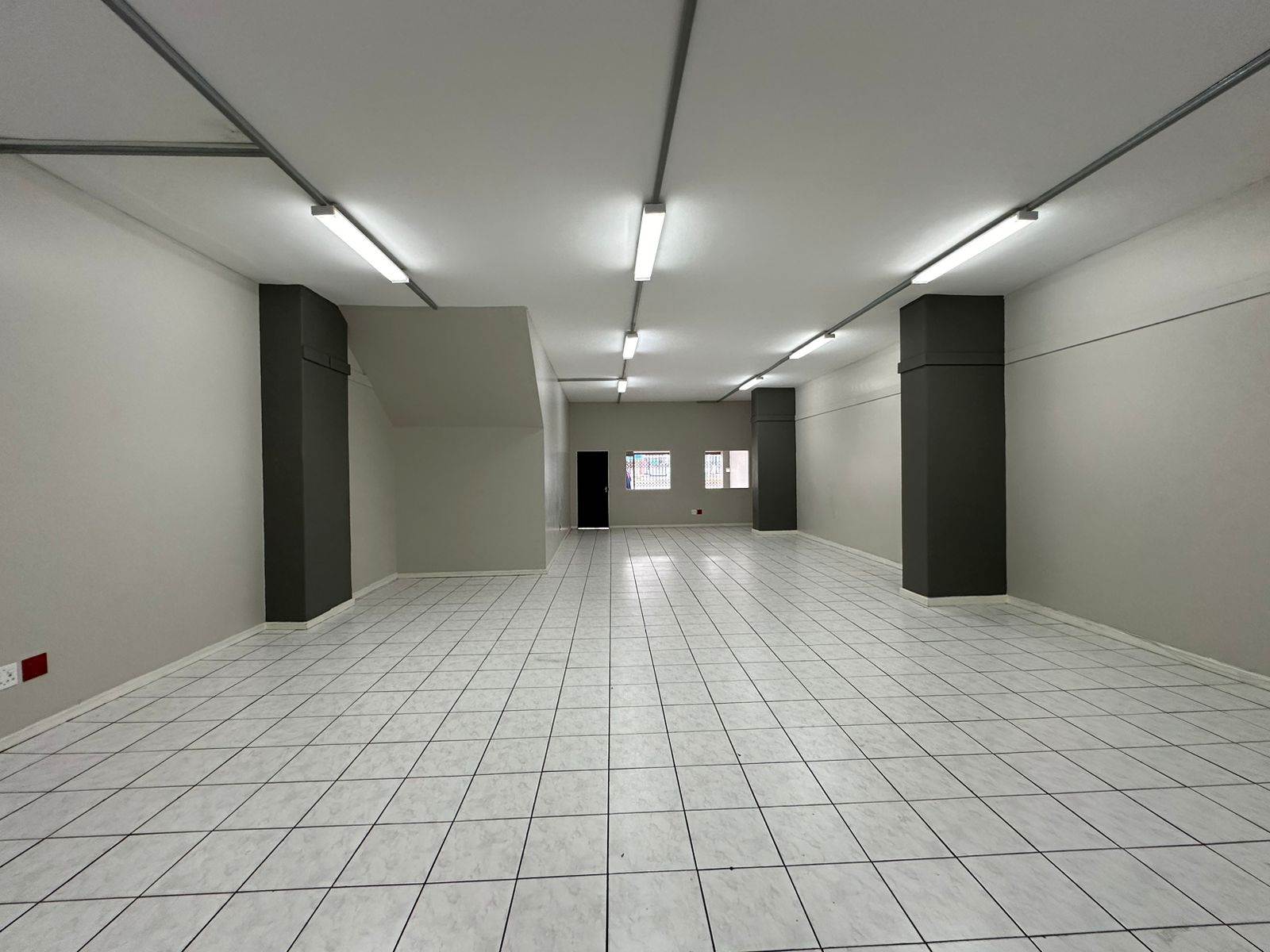 832  m² Commercial space in Alberton photo number 18