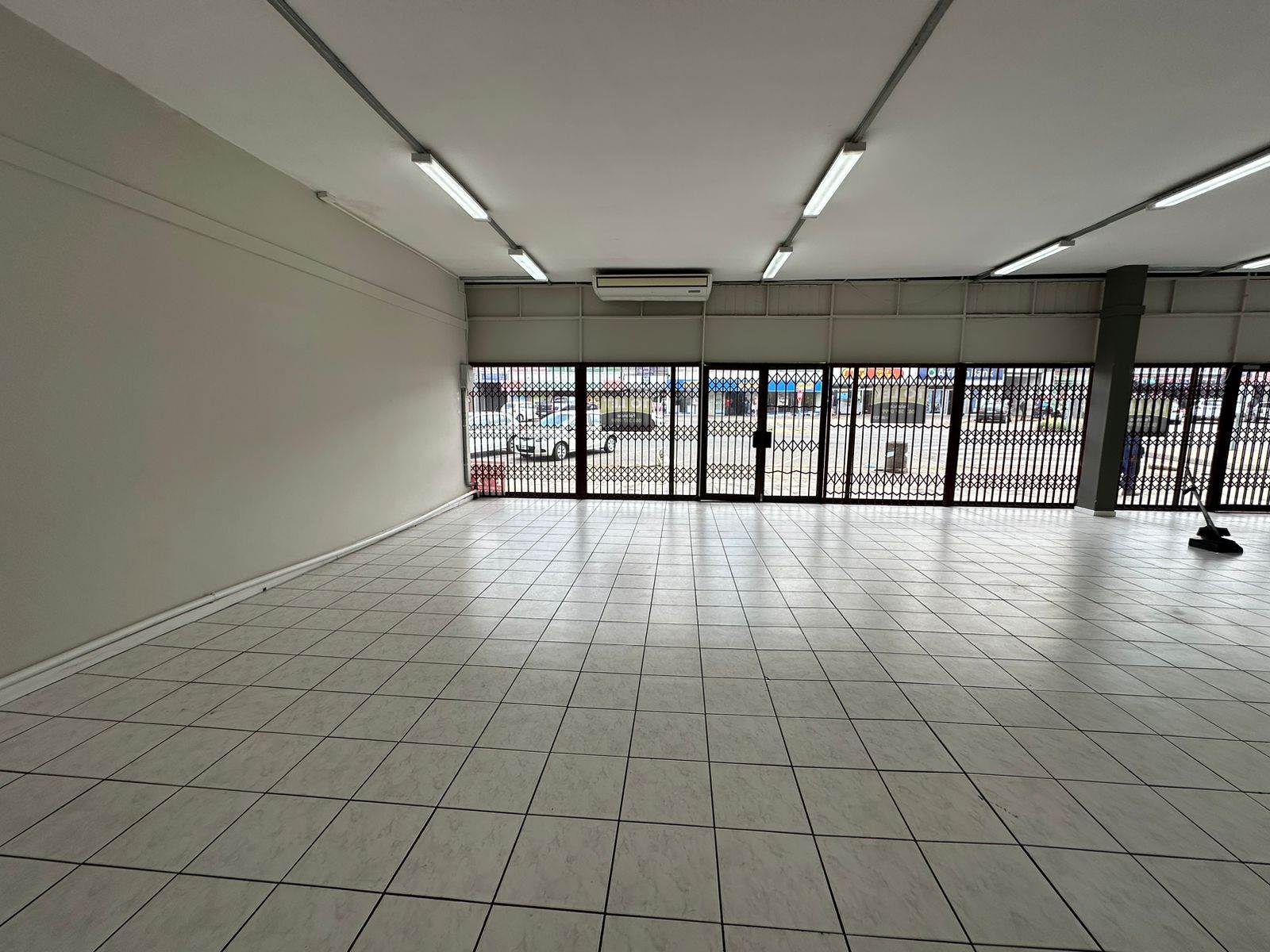 832  m² Commercial space in Alberton photo number 8