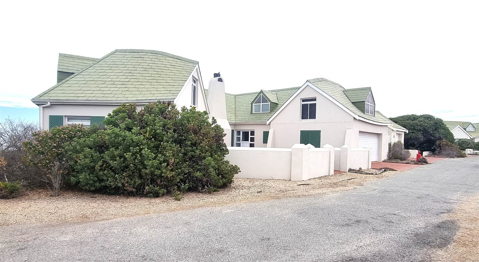 4 Bed House in Jakkalsfontein photo number 2