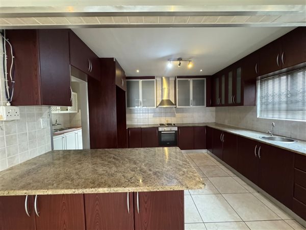 4 Bedroom House 4 Bedroom House