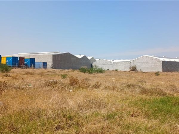 3325 m² Land available in Racing Park