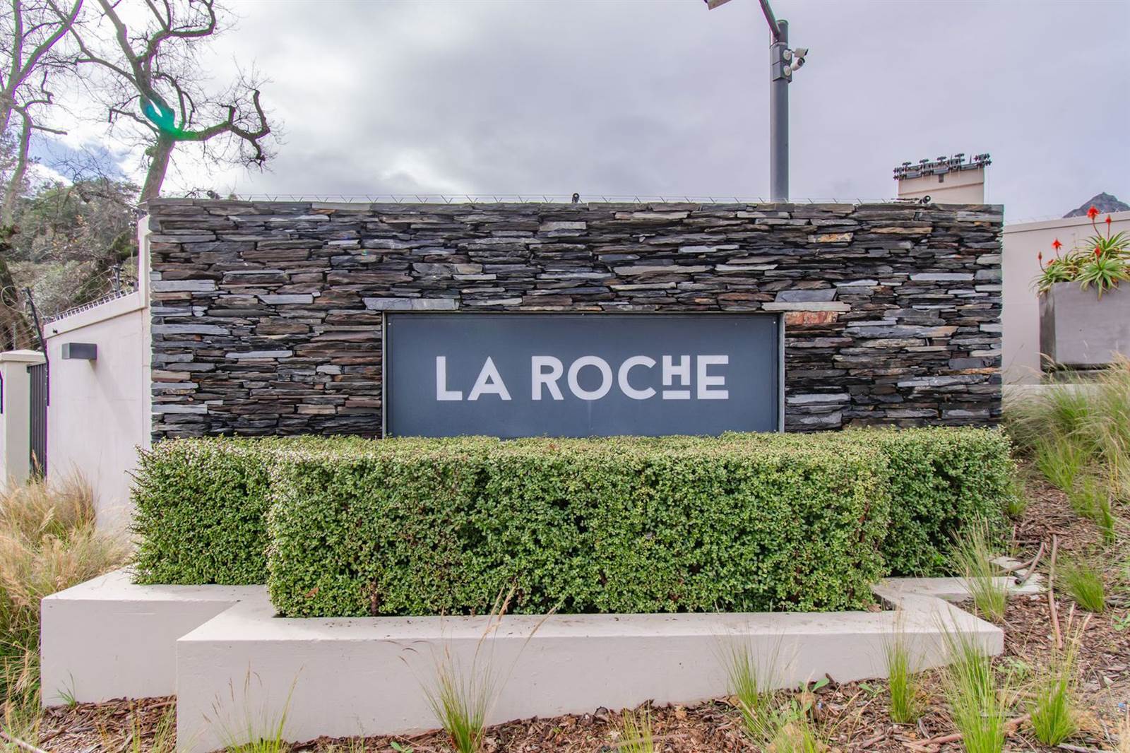 483 m² Land available in La Roche photo number 24