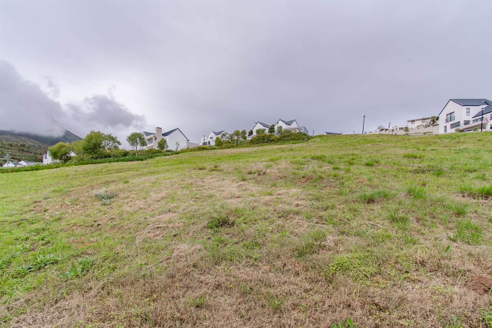 483 m² Land available in La Roche photo number 12