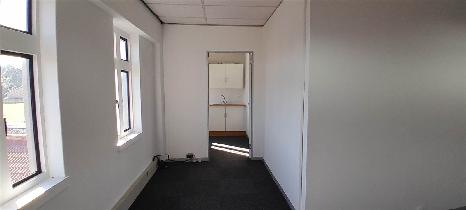 95  m² Commercial space in Rustenburg Central photo number 8