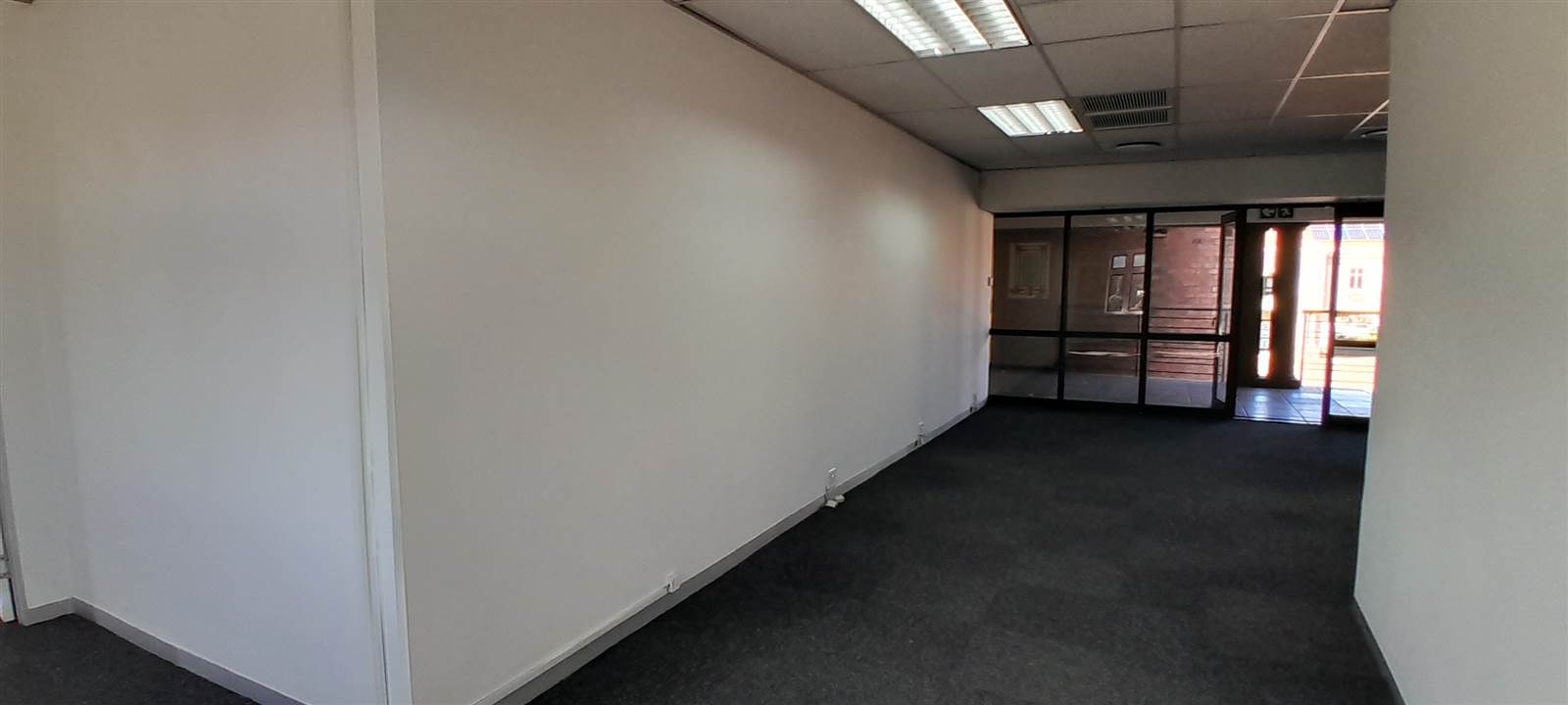 95  m² Commercial space in Rustenburg Central photo number 7