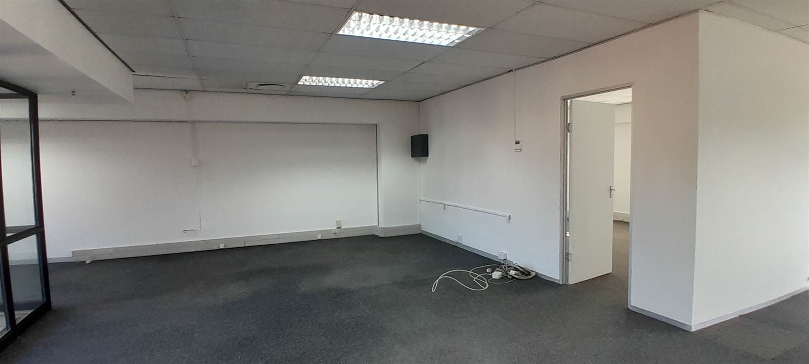 95  m² Commercial space in Rustenburg Central photo number 3