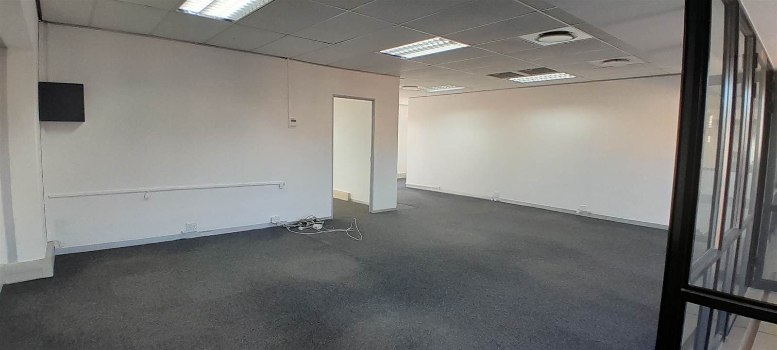 95  m² Commercial space in Rustenburg Central photo number 4