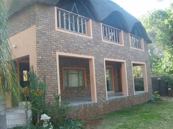 4 Bedroom House 4 Bedroom House