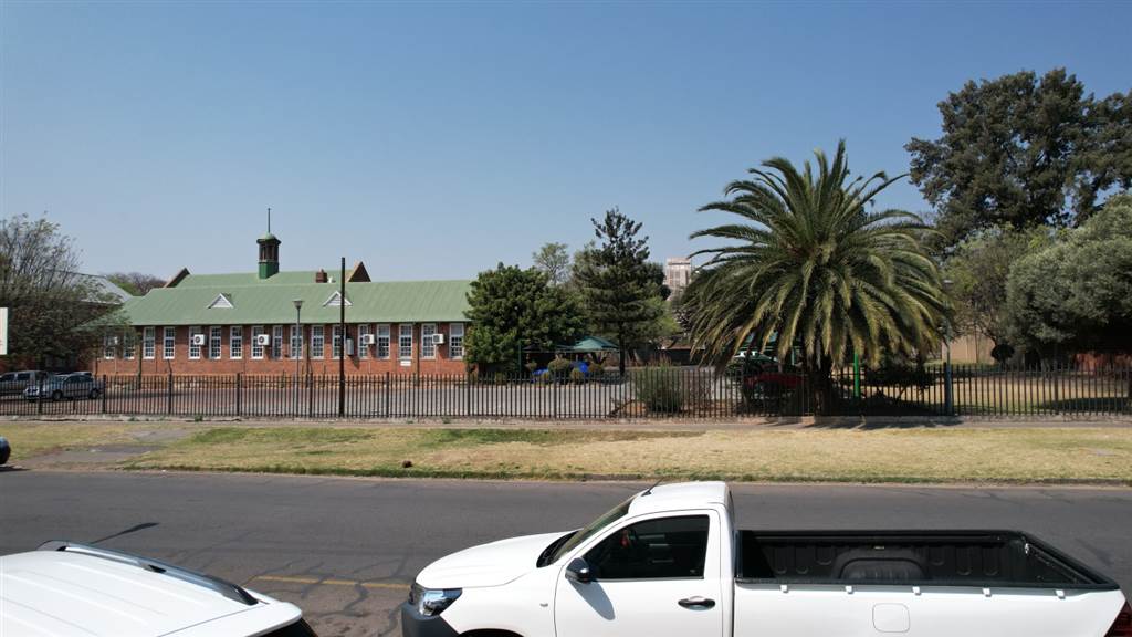 760  m² Office Space in Benoni Central photo number 2