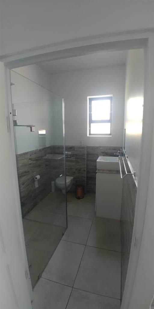 1 Bed House in Yzerfontein photo number 5