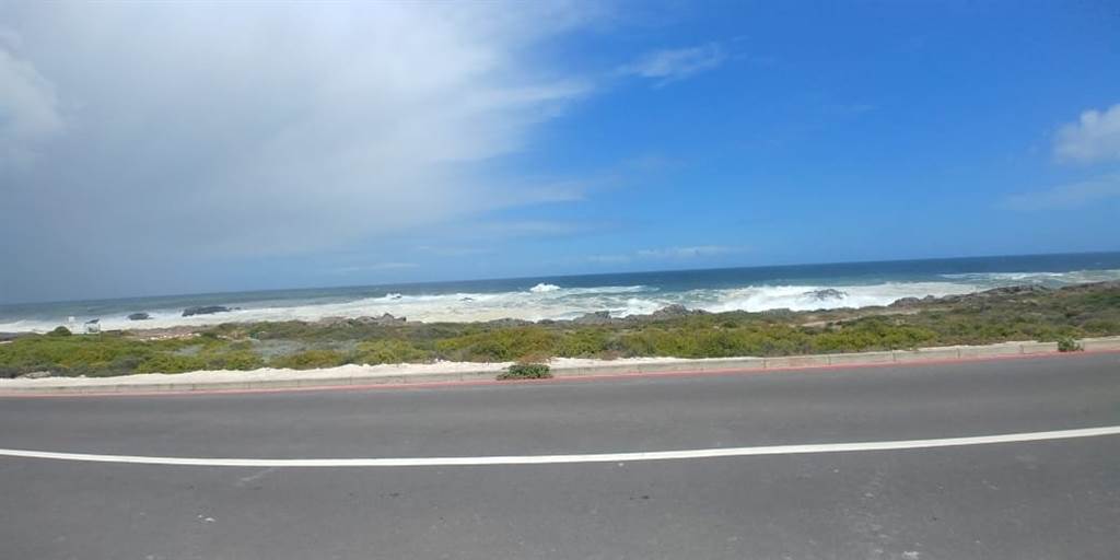 1 Bed House in Yzerfontein photo number 3