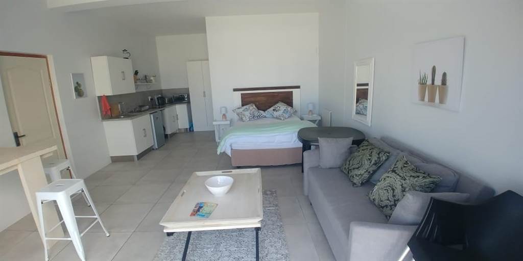 1 Bed House in Yzerfontein photo number 4